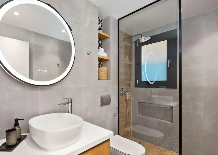 Villa Sofimar By The *