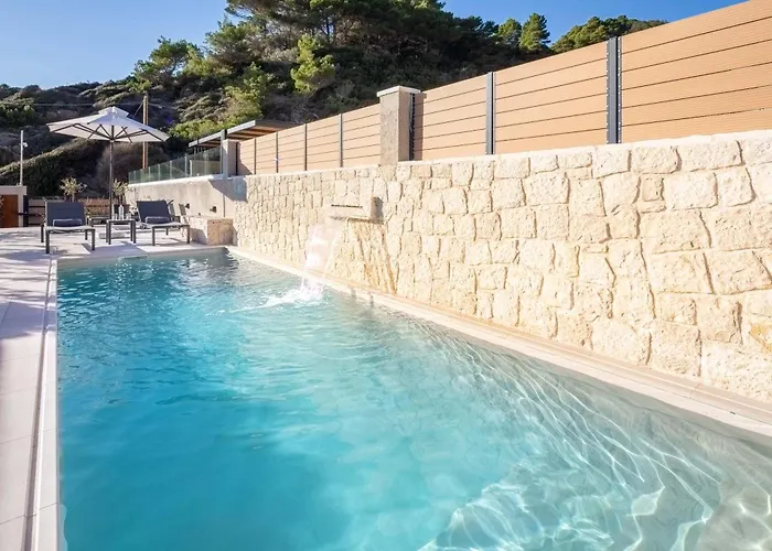 Villa Sofimar By The *